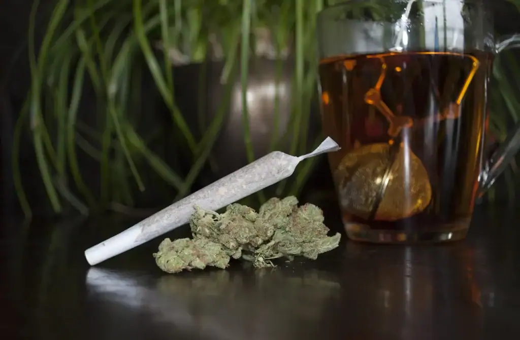 Marijuana Tea vs Smoking Marijuana: Which Is Better?